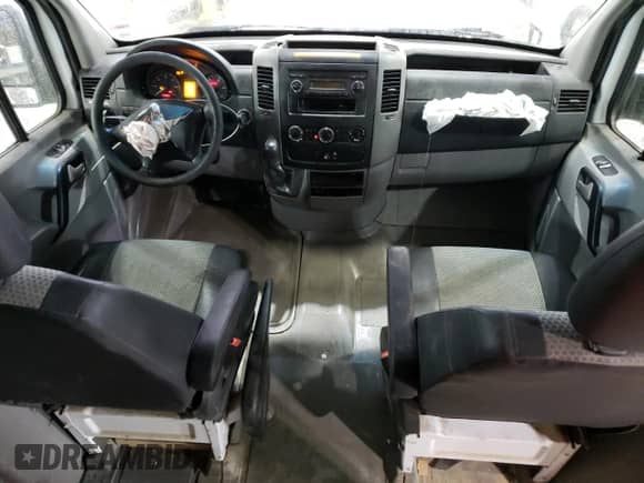 2008 Dodge Sprinter with VIN WD0PE745085294147, listed as a Copart auction lot 43046305 with 195,278 mi miles and Salvage title. Bid and sale history available at DreamBid. Image 8.