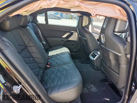 2024 BMW 7 Series 740i xDrive с VIN WBA33EH09RCS88132, выставлен на аукционе Copart как лот 70487665 с пробегом 7 104 миль миль и Списание • Salvage title. История ставок и продаж доступна на DreamBid. Изображение 10.
