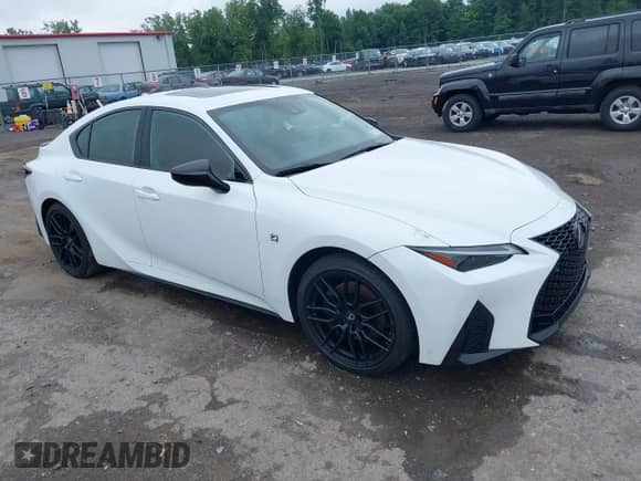 2024 Lexus IS 350 F Sport с VIN JTHGZ1E23R5034100, выставлен на аукционе IAAI как лот 42595498 с пробегом 15 210 миль миль и . История ставок и продаж доступна на DreamBid. Изображение 1.