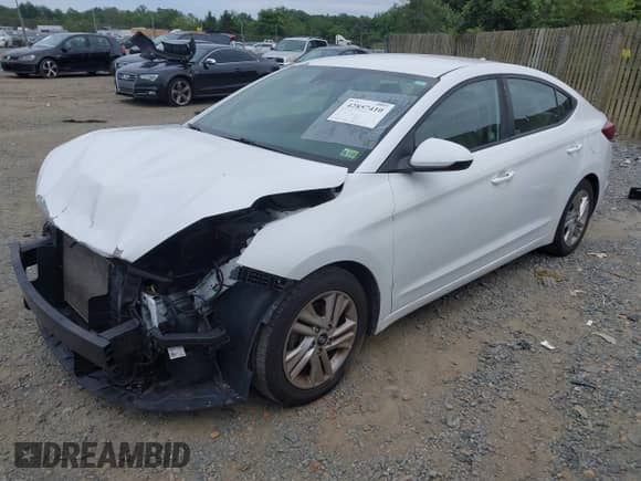 2019 Hyundai Elantra Value Edition с VIN 5NPD84LF2KH485099, выставлен на аукционе IAAI как лот 42857410 с пробегом 75 458 миль миль и . История ставок и продаж доступна на DreamBid. Изображение 18.