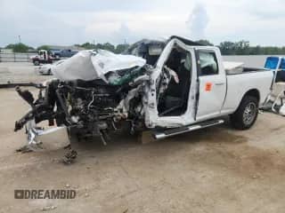 2013 Ram 1500 Big Horn z VIN 1C6RR6GT0DS693539, wystawiony jako Copart lot #62103885 z przebiegiem Nie podano mil oraz Nie do naprawy • Non repairable. Historia ofert i sprzedaży dostępna na DreamBid. Obrazek 1.