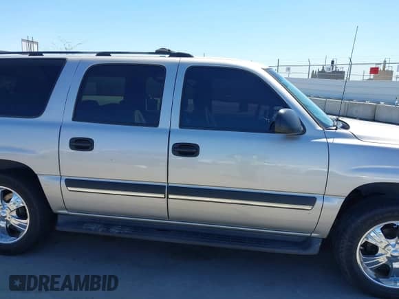 2005 Chevrolet Suburban LT с VIN 3GNEC16Z35G104209, выставлен на аукционе IAAI как лот 41946436 с пробегом 204 543 миль миль и . История ставок и продаж доступна на DreamBid. Изображение 12.