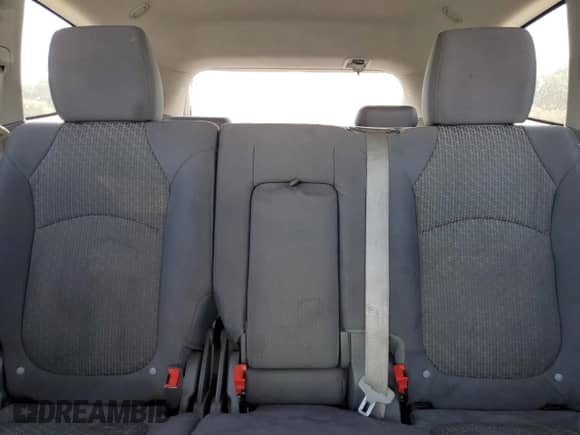 2011 Chevrolet Traverse LS z VIN 1GNKRFED8BJ374387, wystawiony jako Copart lot #71461725 z przebiegiem 187 468 mil mil oraz Szkoda całkowita • Salvage title. Historia ofert i sprzedaży dostępna na DreamBid. Obrazek 10.