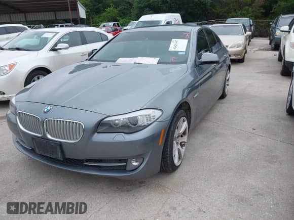 2011 BMW 5 Series 550i с VIN WBAFR9C58BC757030, выставлен на аукционе IAAI как лот 42426347 с пробегом 122 521 миль миль и . История ставок и продаж доступна на DreamBid. Изображение 2.