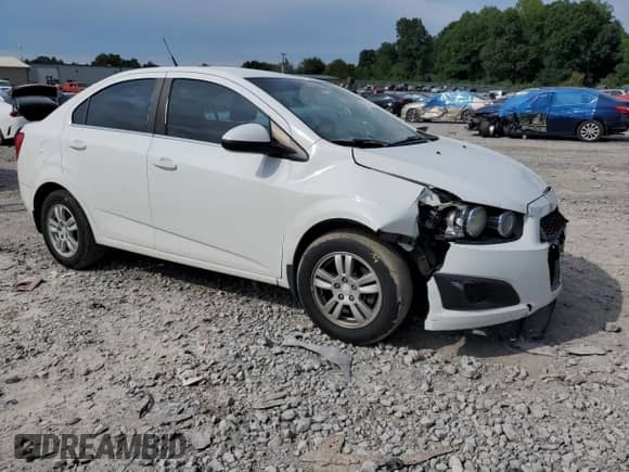 2013 Chevrolet Sonic LT with VIN 1G1JC5SH0D4172239, listed as a Copart auction lot 69065775 with 157,821 mi miles and Clean title. Bid and sale history available at DreamBid. Image 4.