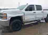 2017 Chevrolet Silverado 2500HD Work Truck z VIN 1GC1KUEG5HF222795, wystawiony jako IAAI lot #41717477 z przebiegiem 223 784 mil mil oraz . Historia ofert i sprzedaży dostępna na DreamBid. Obrazek 6.
