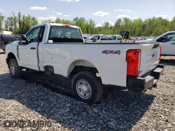2023 Ford F-250 XL z VIN 1FTBF2BA0PED83301, wystawiony jako Copart lot #52189995 z przebiegiem Nie podano mil oraz Szkoda całkowita • Salvage title. Historia ofert i sprzedaży dostępna na DreamBid. Obrazek 2.