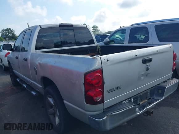 2007 Dodge 1500 SLT with VIN 1D7HA18207S273861, listed as a IAAI auction lot 42490569 with 217,726 mi miles and . Bid and sale history available at DreamBid. Image 3.