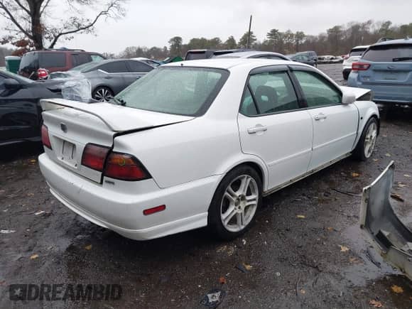 1997 Honda Accord z VIN 0000000CF41006052, wystawiony jako IAAI lot #40845286 z przebiegiem 217 563 mil mil oraz . Historia ofert i sprzedaży dostępna na DreamBid. Obrazek 4.