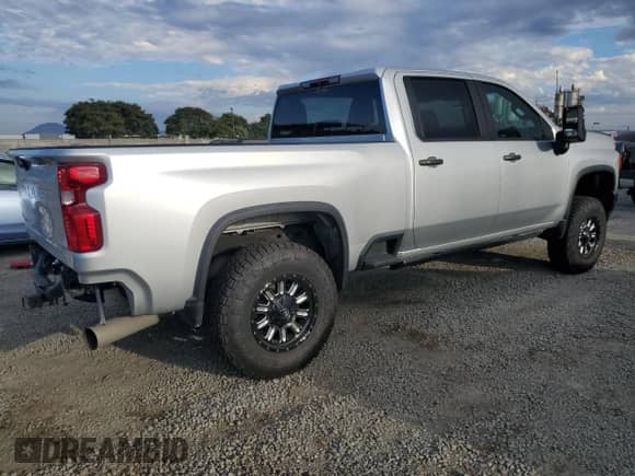 2022 Chevrolet Silverado 1500 z VIN 1GC4WLEY9NF191583, wystawiony jako Copart lot #80581505 z przebiegiem 87 635 mil mil oraz Szkoda całkowita • Salvage title. Historia ofert i sprzedaży dostępna na DreamBid. Obrazek 3.