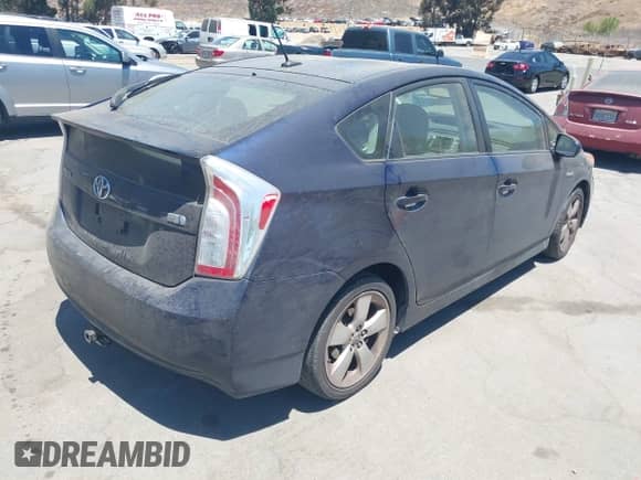 2013 Toyota Prius One z VIN JTDKN3DU7D1668614, wystawiony jako IAAI lot #42843625 z przebiegiem 237 979 mil mil oraz . Historia ofert i sprzedaży dostępna na DreamBid. Obrazek 4.