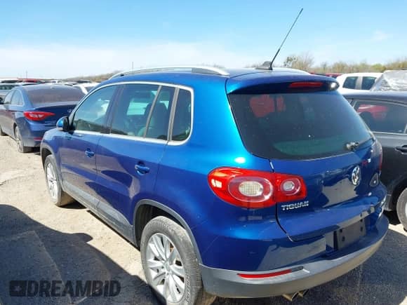 2009 Volkswagen Tiguan S с VIN WVGAV75N49W500610, выставлен на аукционе IAAI как лот 41813423 с пробегом 243 126 миль миль и . История ставок и продаж доступна на DreamBid. Изображение 3.