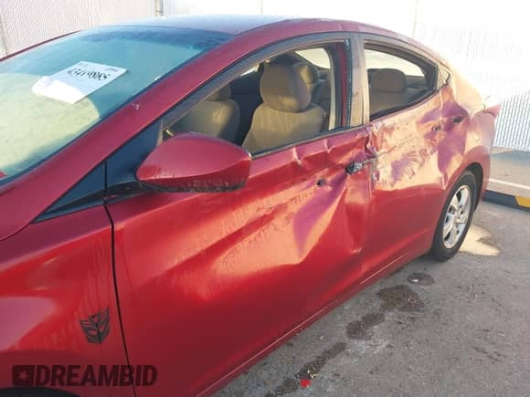 2014 Hyundai Elantra SE z VIN 5NPDH4AE9EH493392, wystawiony jako IAAI lot #43419885 z przebiegiem 136 933 mil mil oraz . Historia ofert i sprzedaży dostępna na DreamBid. Obrazek 6.