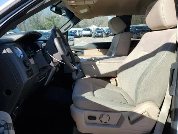 2012 Ford F-150 XL z VIN 1FTFX1CT5CFB51080, wystawiony jako Copart lot #48702865 z przebiegiem 204 604 mil mil oraz Czysty tytuł • Clean title. Historia ofert i sprzedaży dostępna na DreamBid. Obrazek 7.