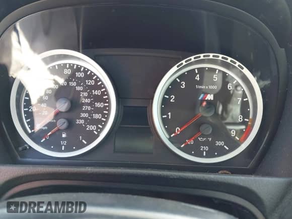 2013 BMW M3 с VIN WBSDX9C54DE785715, выставлен на аукционе IAAI как лот 41959235 с пробегом Не указан миль и . История ставок и продаж доступна на DreamBid. Изображение 15.