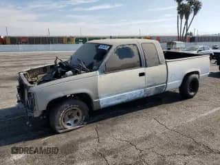 1997 GMC Sierra 1500 z VIN 2GTEC19R8V1527235, wystawiony jako Copart lot #66169475 z przebiegiem Nie podano mil oraz Szkoda całkowita • Salvage title. Historia ofert i sprzedaży dostępna na DreamBid. Obrazek 1.