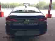 2019 Hyundai Elantra SEL z VIN 5NPD84LF1KH410376, wystawiony jako IAAI lot #42586075 z przebiegiem 119 711 mil mil oraz . Historia ofert i sprzedaży dostępna na DreamBid. Obrazek 16.