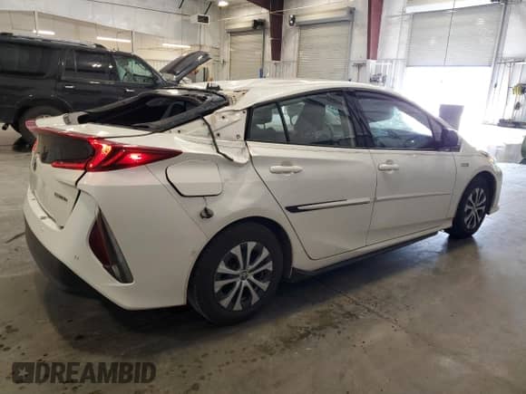 2020 Toyota Prius LE with VIN JTDKARFP2L3159619, listed as a Copart auction lot 68156685 with 107,295 mi miles and Salvage title. Bid and sale history available at DreamBid. Image 3.