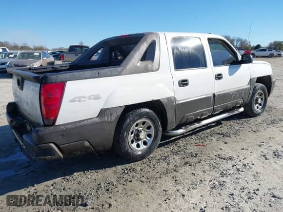 2005 Chevrolet Avalanche Z71 with VIN 3GNEK12Z65G199826, listed as a IAAI auction lot 41366407 with Not provided miles and . Bid and sale history available at DreamBid. Image 4.