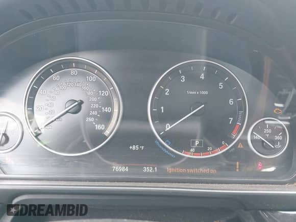 2015 BMW 5 Series 528i с VIN WBA5A5C50FD524979, выставлен на аукционе IAAI как лот 42667185 с пробегом 76 984 миль миль и . История ставок и продаж доступна на DreamBid. Изображение 7.