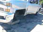 2017 Chevrolet Silverado 2500HD LTZ z VIN 1GC1KWEY1HF178685, wystawiony jako IAAI lot #43085790 z przebiegiem 178 317 mil mil oraz . Historia ofert i sprzedaży dostępna na DreamBid. Obrazek 6.