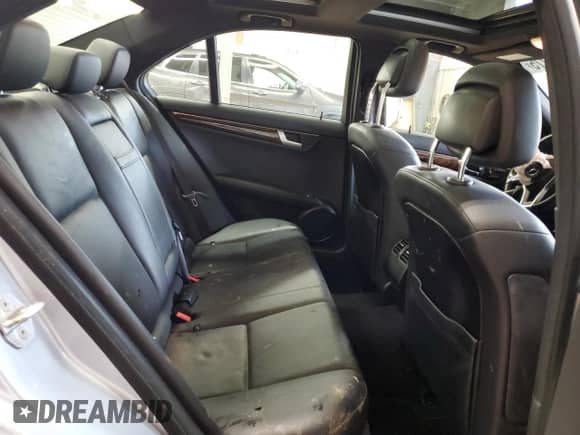 2013 Mercedes-Benz C 300 Luxury z VIN WDDGF8AB5DA780045, wystawiony jako Copart lot #84915775 z przebiegiem 134 064 mil mil oraz Szkoda całkowita • Salvage title. Historia ofert i sprzedaży dostępna na DreamBid. Obrazek 10.