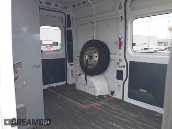 2014 Ram ProMaster Cargo с VIN 3C6TRVBG0EE115214, выставлен на аукционе IAAI как лот 41827289 с пробегом 226 282 миль миль и . История ставок и продаж доступна на DreamBid. Изображение 8.