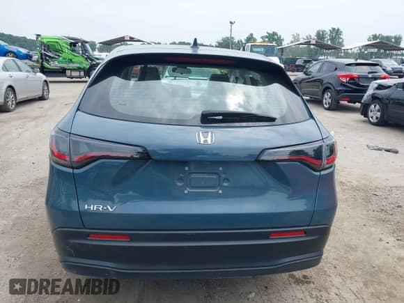 2025 Honda HR-V LX с VIN 3CZRZ1H39SM710915, выставлен на аукционе IAAI как лот 42909507 с пробегом 2 773 миль миль и . История ставок и продаж доступна на DreamBid. Изображение 17.
