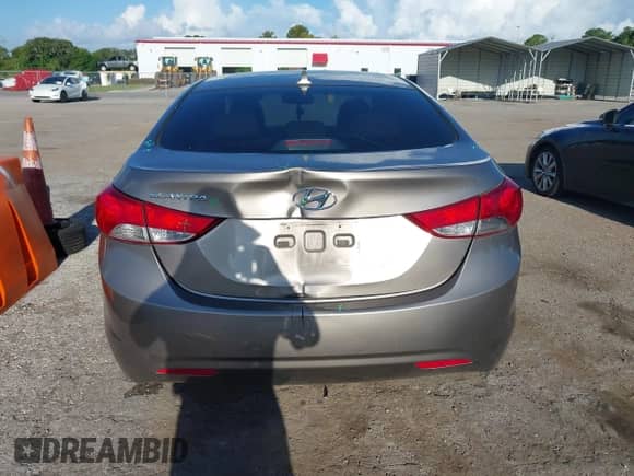 2012 Hyundai Elantra GLS z VIN 5NPDH4AE8CH069523, wystawiony jako IAAI lot #42936813 z przebiegiem 139 616 mil mil oraz . Historia ofert i sprzedaży dostępna na DreamBid. Obrazek 16.