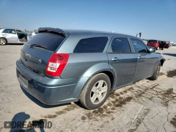 2005 Dodge Magnum SE with VIN 2D4FV48V35H570230, listed as a Copart auction lot 80493115 with 211,589 mi miles and Clean title. Bid and sale history available at DreamBid. Image 3.