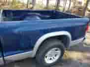 2004 Dodge Dakota z VIN 1D7FL46K34S565246, wystawiony jako IAAI lot #41779979 z przebiegiem 137 045 mil mil oraz . Historia ofert i sprzedaży dostępna na DreamBid. Obrazek 6.