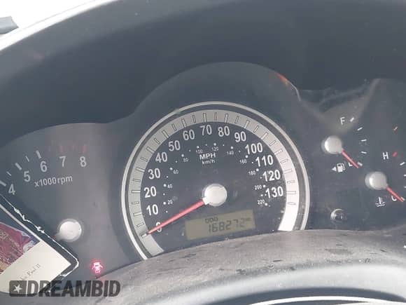 2007 Hyundai Entourage GLS с VIN KNDMC233776038102, выставлен на аукционе IAAI как лот 41511392 с пробегом 168 272 миль миль и . История ставок и продаж доступна на DreamBid. Изображение 7.