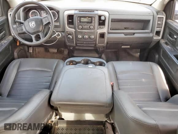 2020 Ram 1500 Tradesman z VIN 1C6RR6FG4LS128102, wystawiony jako Copart lot #58521475 z przebiegiem 62 253 mil mil oraz Szkoda całkowita • Salvage title. Historia ofert i sprzedaży dostępna na DreamBid. Obrazek 8.