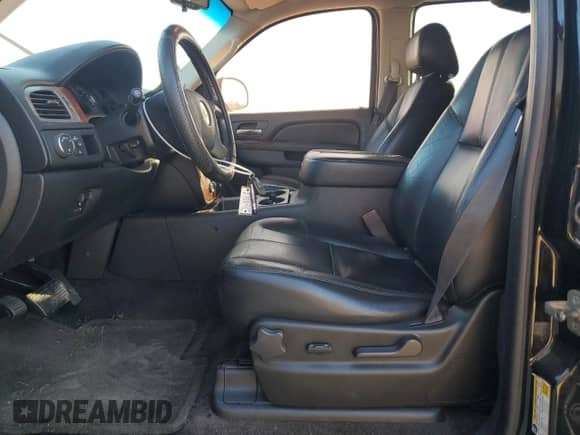 2011 Chevrolet Tahoe LT с VIN 1GNSCBE07BR128830, выставлен на аукционе Copart как лот 82393635 с пробегом 197 673 миль миль и Списание • Salvage title. История ставок и продаж доступна на DreamBid. Изображение 7.