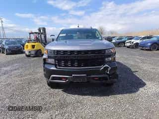 2022 Chevrolet Silverado 1500 Custom Trail Boss z VIN 3GCPYCEKXNG129630, wystawiony jako Copart lot #90658535 z przebiegiem 59 866 mil mil oraz Szkoda całkowita • Salvage title. Historia ofert i sprzedaży dostępna na DreamBid. Obrazek 5.