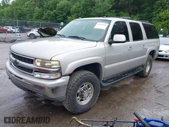 2004 Chevrolet Suburban LS с VIN 3GNGK26U94G272246, выставлен на аукционе IAAI как лот 42664246 с пробегом 219 637 миль миль и . История ставок и продаж доступна на DreamBid. Изображение 2.