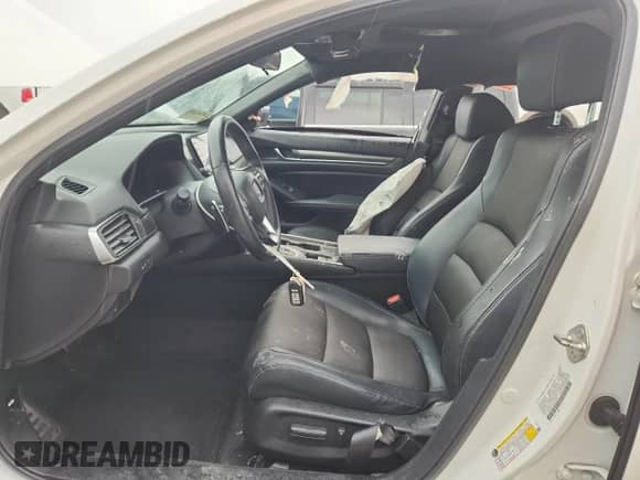 2018 Honda Accord Sport z VIN 1HGCV2F30JA018037, wystawiony jako Copart lot #81323685 z przebiegiem 62 345 mil mil oraz Szkoda całkowita • Salvage title. Historia ofert i sprzedaży dostępna na DreamBid. Obrazek 7.