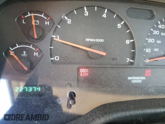 2002 Dodge Durango Sport with VIN 1B4HS38N82F206646, listed as a Copart auction lot 53000075 with 227,374 mi miles and Salvage title. Bid and sale history available at DreamBid. Image 9.