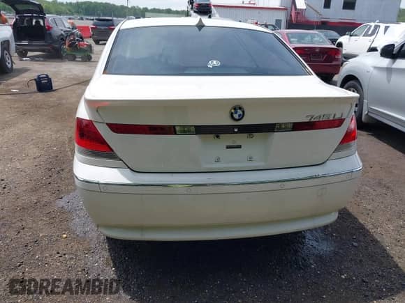 2004 BMW 7 Series 745Li with VIN WBAGN63464DS47181, listed as a IAAI auction lot 42236487 with 143,707 mi miles and . Bid and sale history available at DreamBid. Image 16.