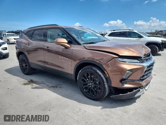 2024 Chevrolet Blazer LT z VIN 3GNKBCR49RS167495, wystawiony jako Copart lot #81771295 z przebiegiem 5 439 mil mil oraz Szkoda całkowita • Salvage title. Historia ofert i sprzedaży dostępna na DreamBid. Obrazek 4.