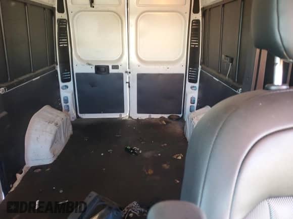 2021 Ram ProMaster Cargo z VIN 3C6LRVBG3ME530073, wystawiony jako Copart lot #88838865 z przebiegiem 96 405 mil mil oraz Szkoda całkowita • Salvage title. Historia ofert i sprzedaży dostępna na DreamBid. Obrazek 10.