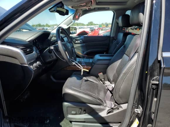 2016 Chevrolet Suburban LTZ с VIN 1GNSKJKCXGR377349, выставлен на аукционе Copart как лот 70898785 с пробегом 101 883 миль миль и Списание • Salvage title. История ставок и продаж доступна на DreamBid. Изображение 7.