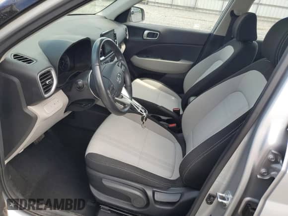 2021 Hyundai Venue SEL с VIN KMHRC8A32MU088999, выставлен на аукционе Copart как лот 68660365 с пробегом 28 314 миль миль и Списание • Salvage title. История ставок и продаж доступна на DreamBid. Изображение 7.