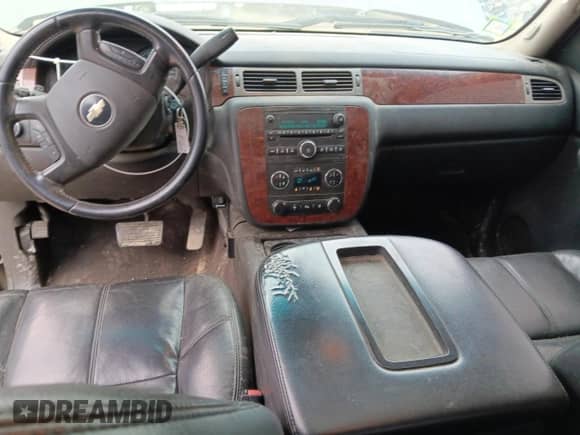 2009 Chevrolet Silverado 1500 LTZ with VIN 1GCEK39J49Z260388, listed as a Copart auction lot 57363865 with 151,689 mi miles and Salvage title. Bid and sale history available at DreamBid. Image 8.