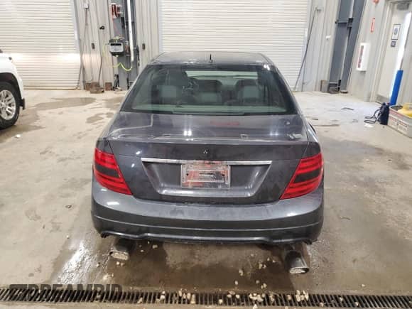 2013 Mercedes-Benz C 300 Sport z VIN WDDGF8AB5DR277357, wystawiony jako Copart lot #70568005 z przebiegiem 120 558 mil mil oraz Czysty tytuł • Clean title. Historia ofert i sprzedaży dostępna na DreamBid. Obrazek 6.