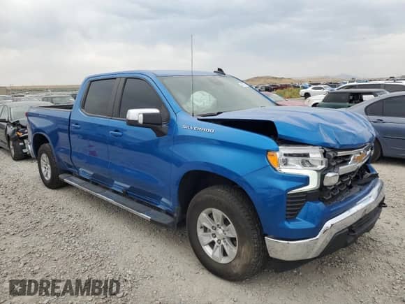 2024 Chevrolet Silverado 1500 LT with VIN 1GCUDDED1RZ156243, listed as a Copart auction lot 64576975 with 55,220 mi miles and Salvage title. Bid and sale history available at DreamBid. Image 4.