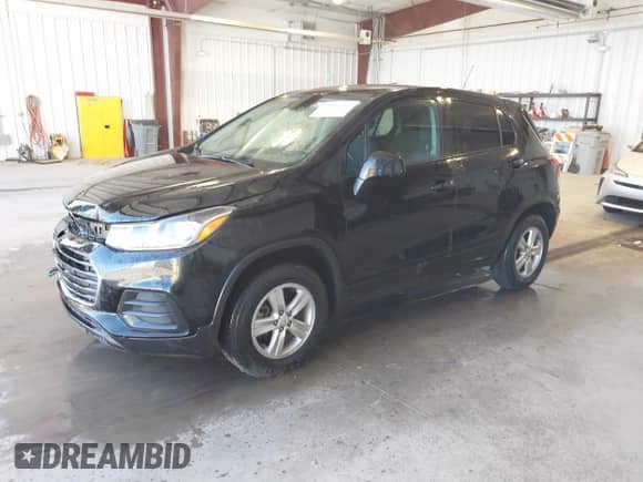 2022 Chevrolet Trax LS z VIN KL7CJNSM6NB553476, wystawiony jako IAAI lot #42934545 z przebiegiem 42 059 mil mil oraz . Historia ofert i sprzedaży dostępna na DreamBid. Obrazek 2.