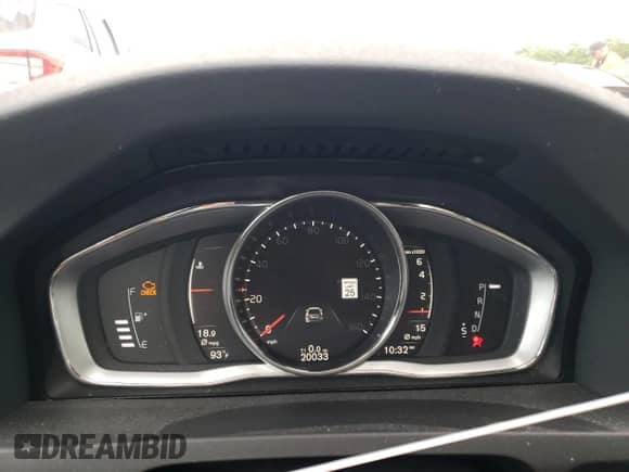 2018 Volvo S60 Inscription Platinum с VIN LYV402TM4JB165792, выставлен на аукционе Copart как лот 63076324 с пробегом 20 033 миль миль и Списание • Salvage title. История ставок и продаж доступна на DreamBid. Изображение 9.