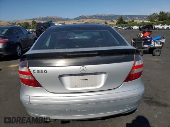 2005 Mercedes-Benz C 320 z VIN WDBRN64J15A712239, wystawiony jako Copart lot #58440215 z przebiegiem 160 085 mil mil oraz Szkoda całkowita • Salvage title. Historia ofert i sprzedaży dostępna na DreamBid. Obrazek 6.