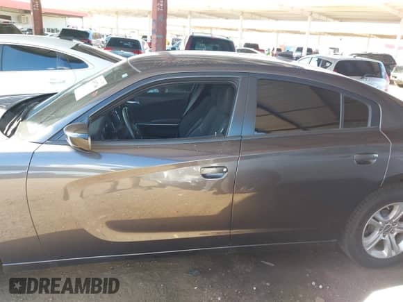 2023 Dodge Charger SXT z VIN 2C3CDXBG5PH684364, wystawiony jako IAAI lot #43157766 z przebiegiem 15 854 mil mil oraz . Historia ofert i sprzedaży dostępna na DreamBid. Obrazek 15.